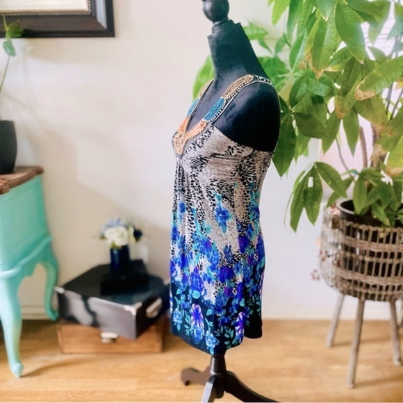 🏷️ 4/$25 Boho Chic Animal Floral Print Beaded V-Neck Sleeveless Tunic Top - Picture 4 of 6